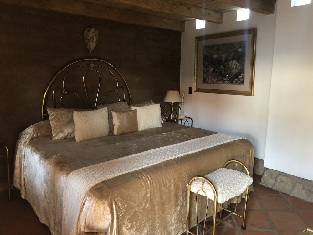 Traditional Room, 1 King Bed, Accessible, Ground Floor photo 1