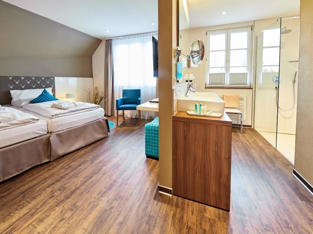 Suite - Photo 2