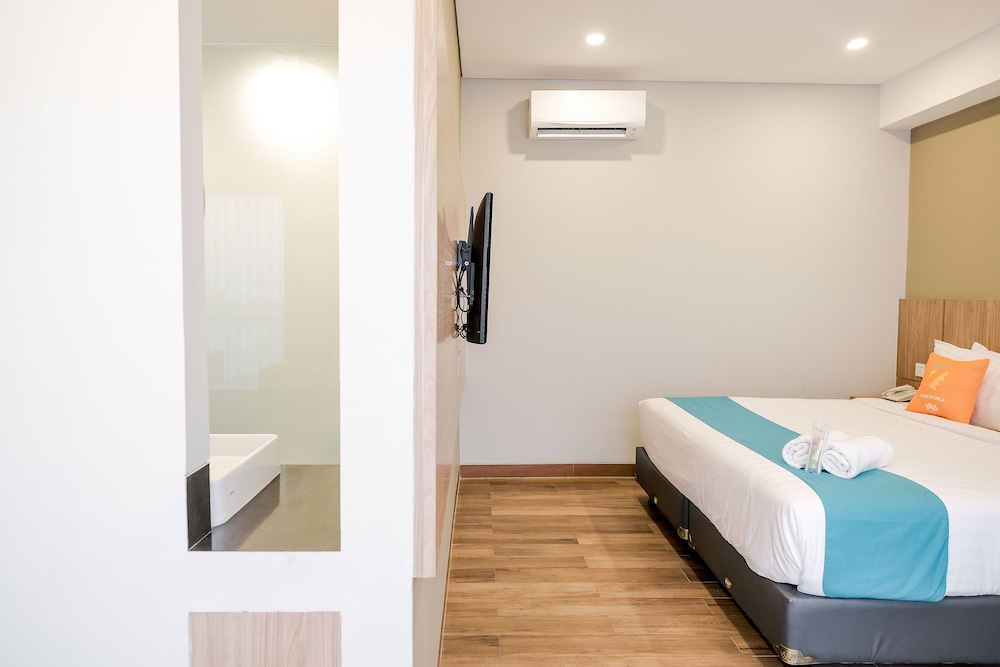 Standard Suite - Photo 12