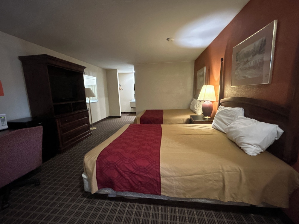 Suite, 2 Queen Beds, Non Smoking photo 3