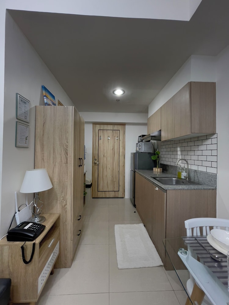 Standard Studio Suite, Balcony, Pool View photo 3
