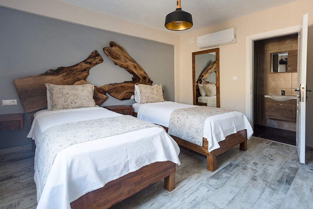 Standard Twin Room photo 2