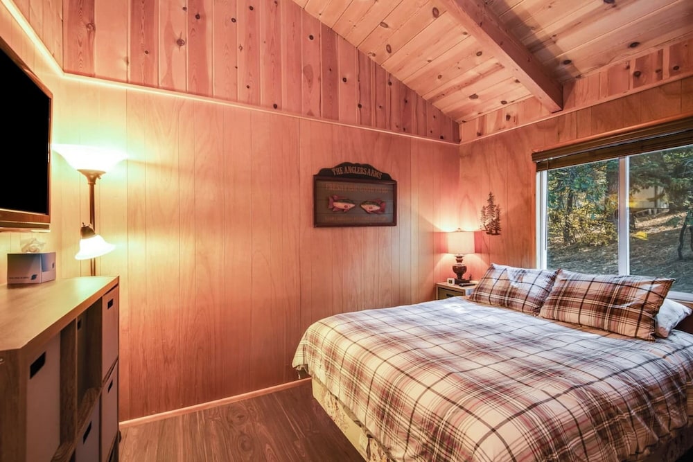 Signature Cabin, 2 Bedrooms, Non Smoking, Kitchen photo 2