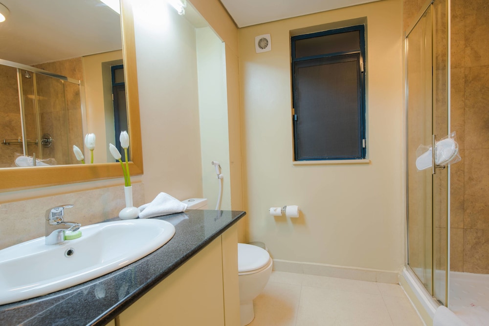 Apartment, 2 Bedrooms - Photo 32