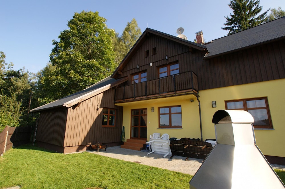 Villa photo 2
