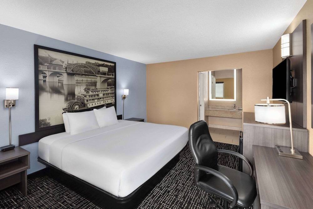 Studio Suite, 1 King Bed, Non Smoking