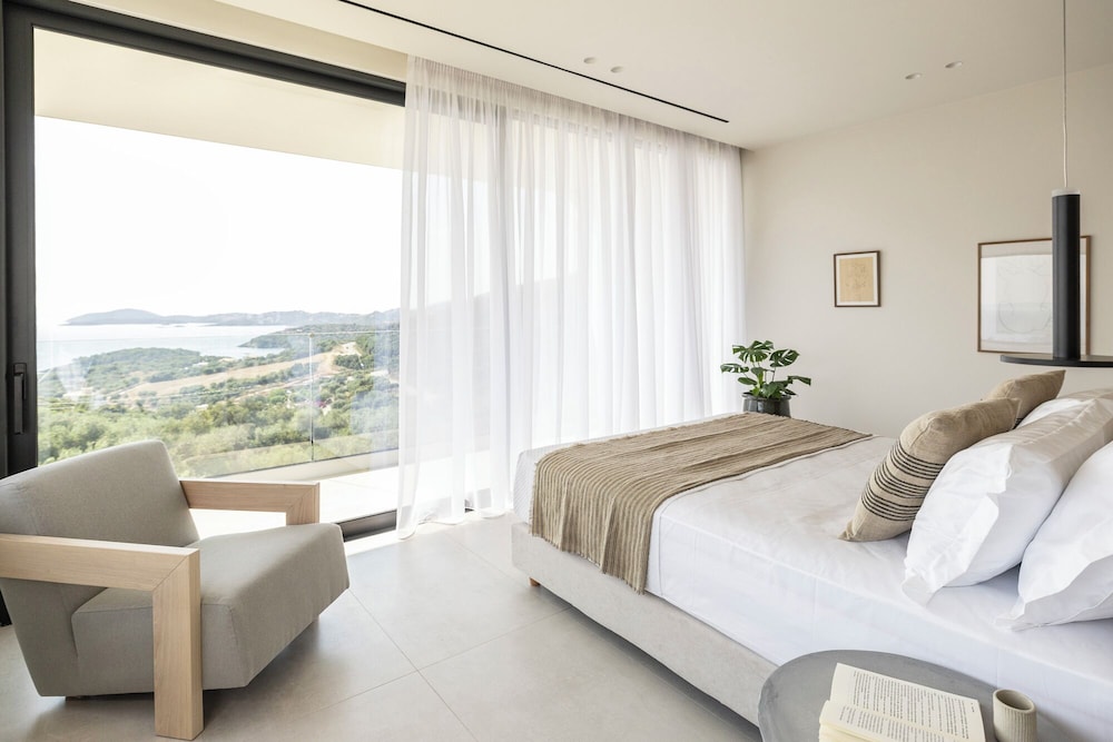 Villa photo 1