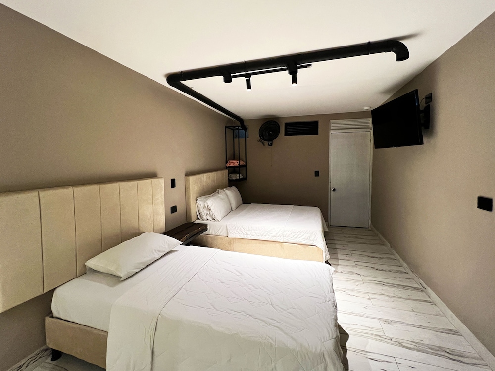 Basic Triple Room photo 3