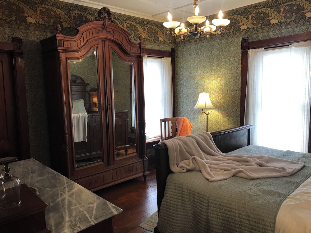 Room (Beth's Forest) photo 3