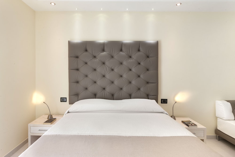 Junior Double Room, 1 King Bed - Photo 2