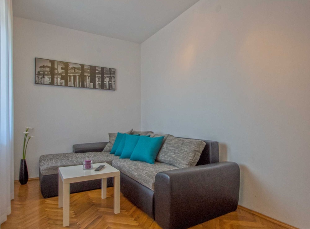 Apartment (Three Bedroom Apartment)