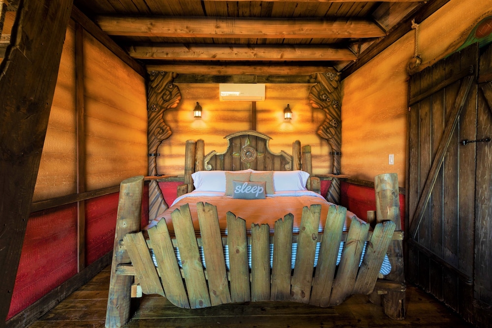 Grand Cabin photo 2