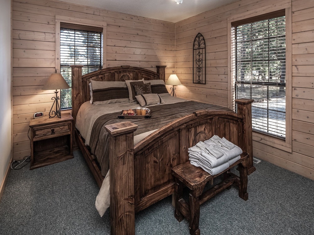 Cabin, 2 Bedrooms photo 1