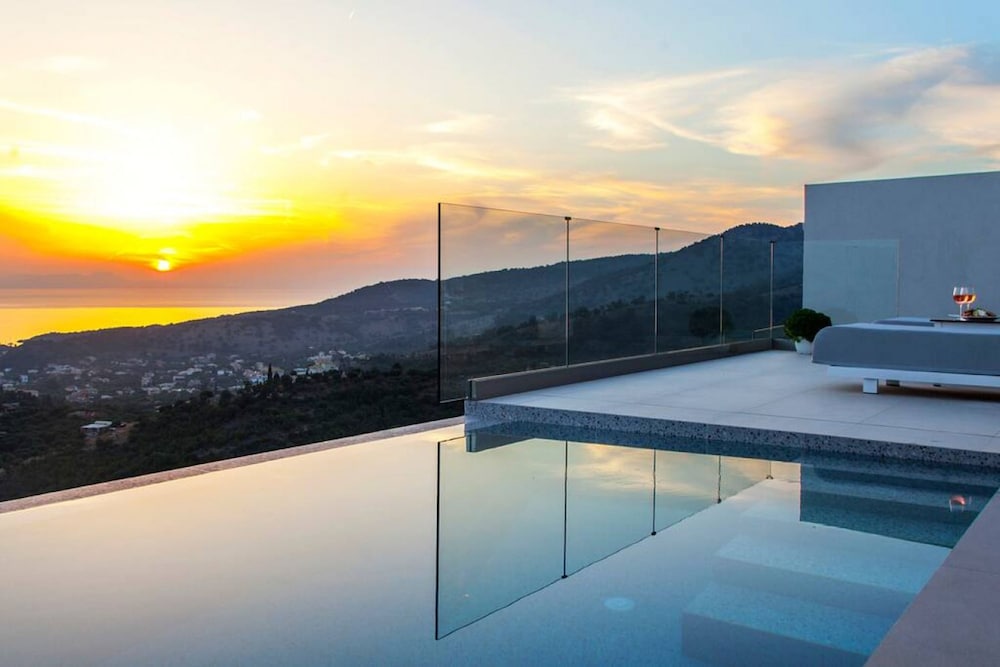 Villa photo 3