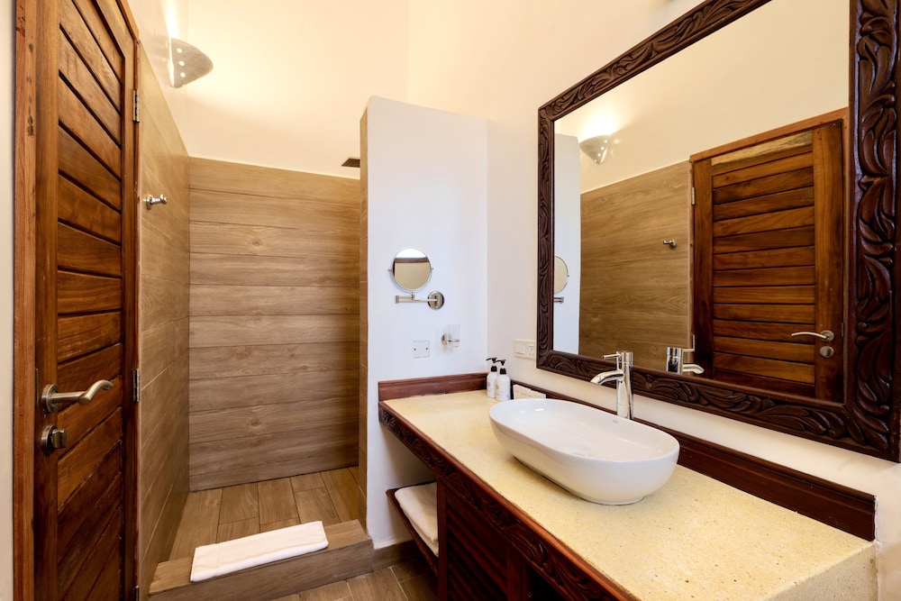 Deluxe Room, Ocean View - Photo 23