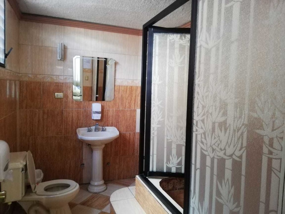Double or Twin Room, 2 Twin Beds, Non Smoking photo 3