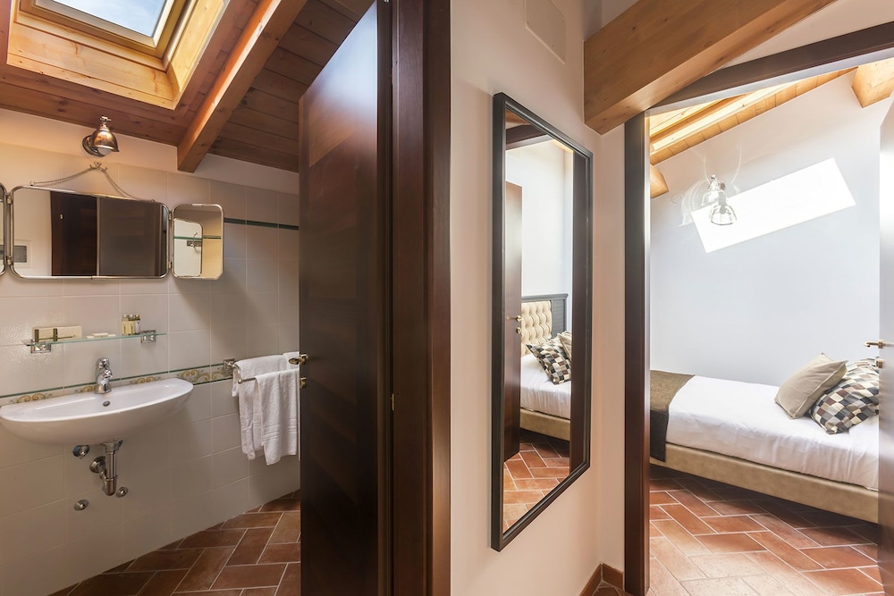 Basic Triple Room