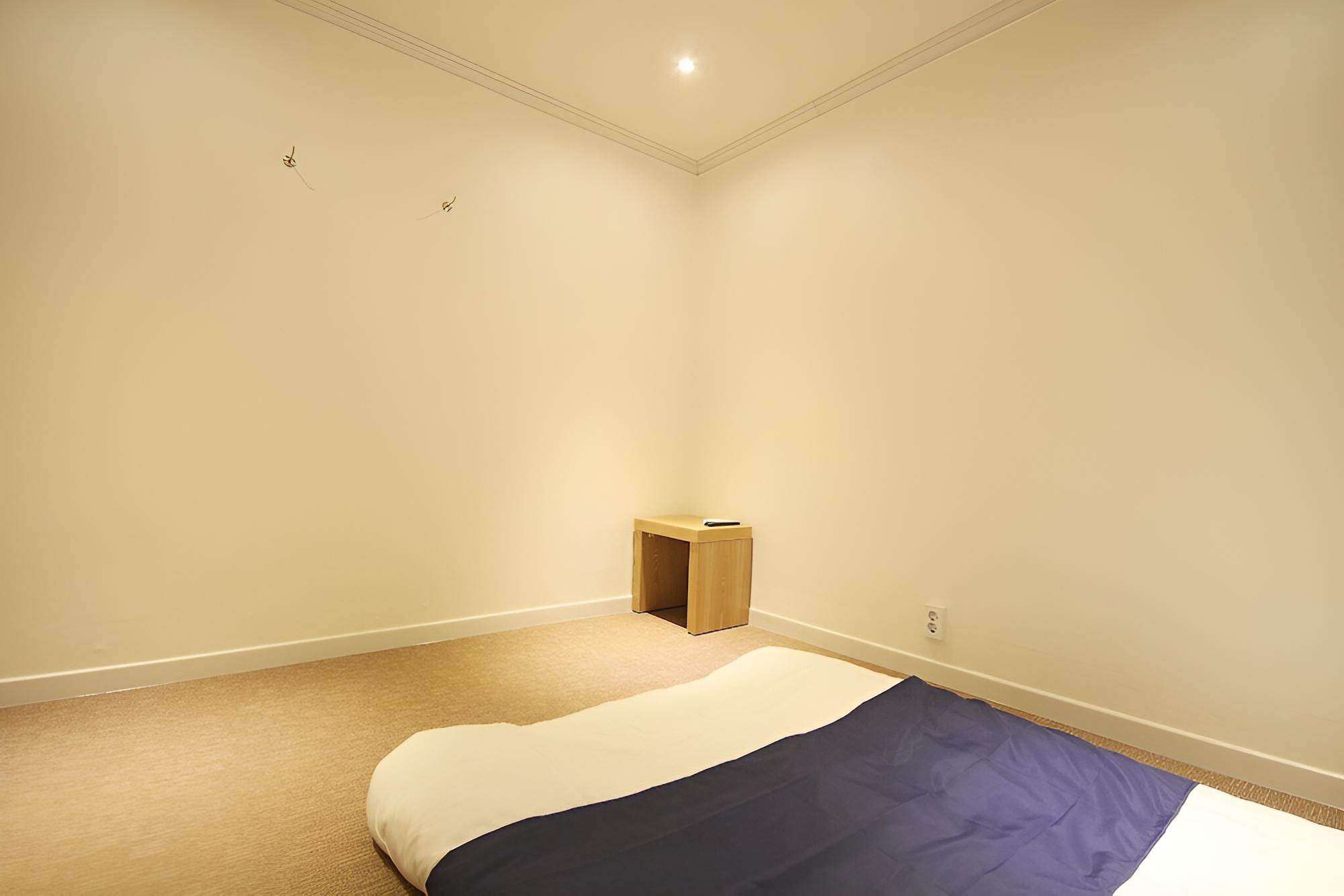 Room (2 Person Ondol (Elevator X))