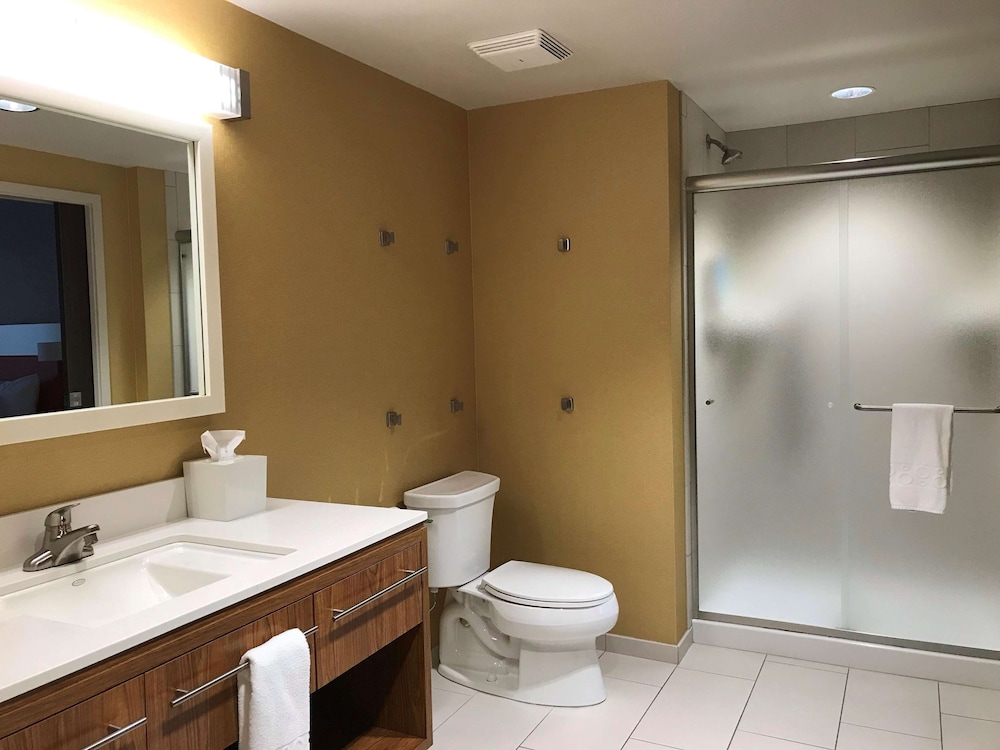 Suite, 1 King Bed with Sofa bed, Accessible