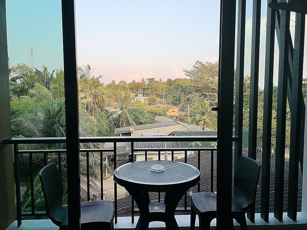 Standard Double Room, City View - Photo 11