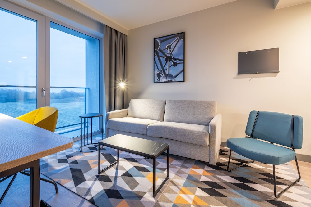 Suite, 1 Bedroom - Photo 5