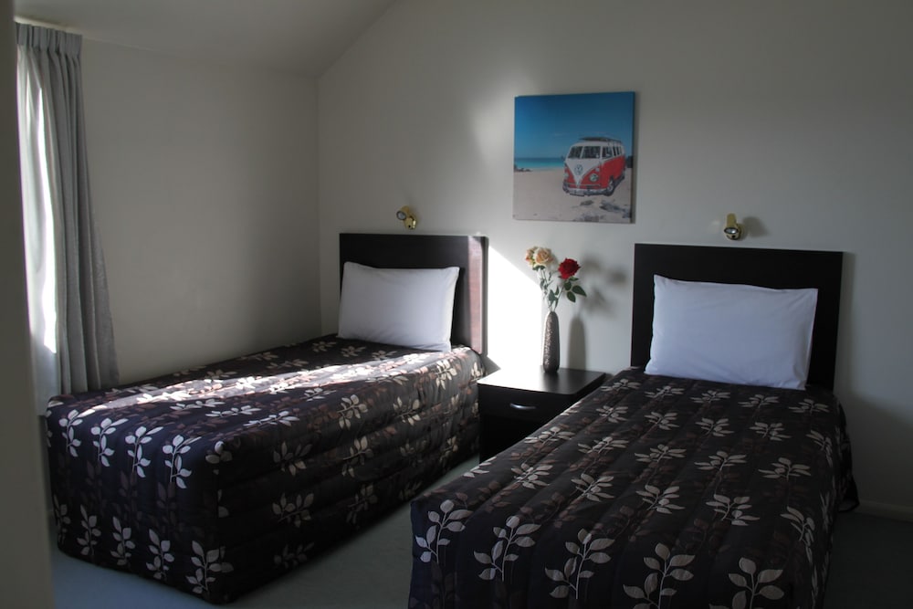 Family Room, 1 Bedroom photo 2
