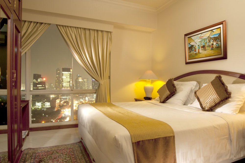 Suite, 1 Bedroom - Photo 1
