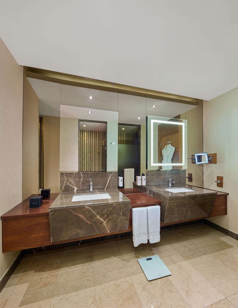 Family Suite Land 5 Person