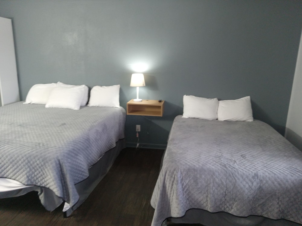 Basic Double Room photo 2