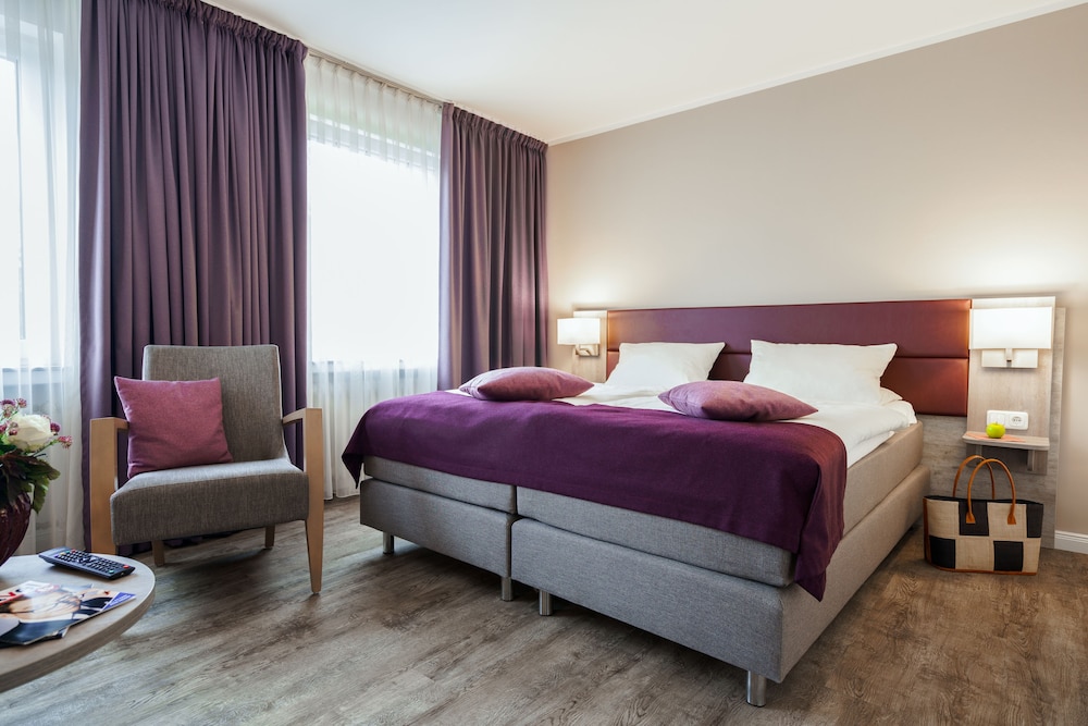 Deluxe Double Room Single Use, 2 Twin Beds