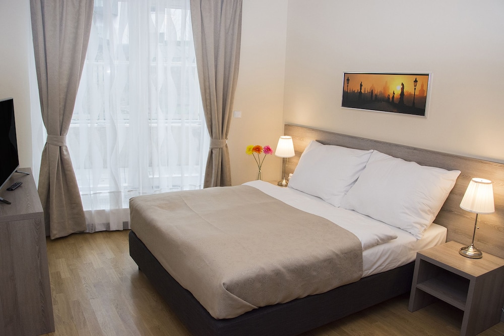 Suite, Patio