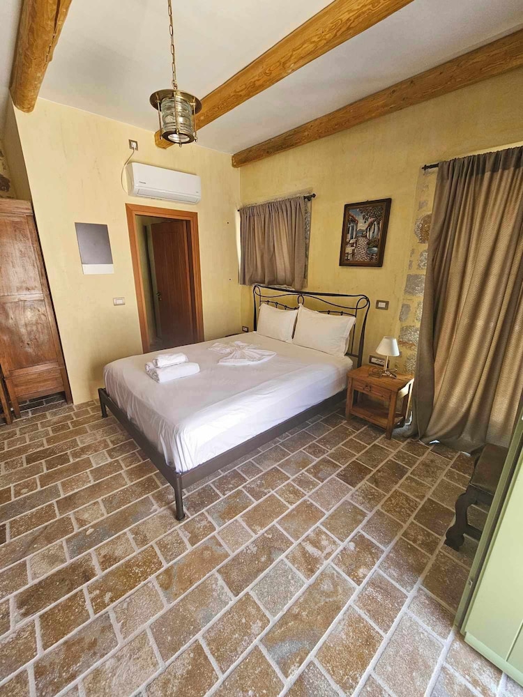 Elite Quadruple Room, Beach View photo 1