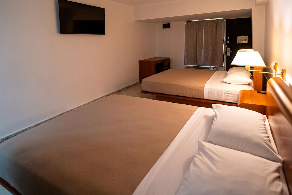 Standard Double Room, 2 Double Beds photo 3