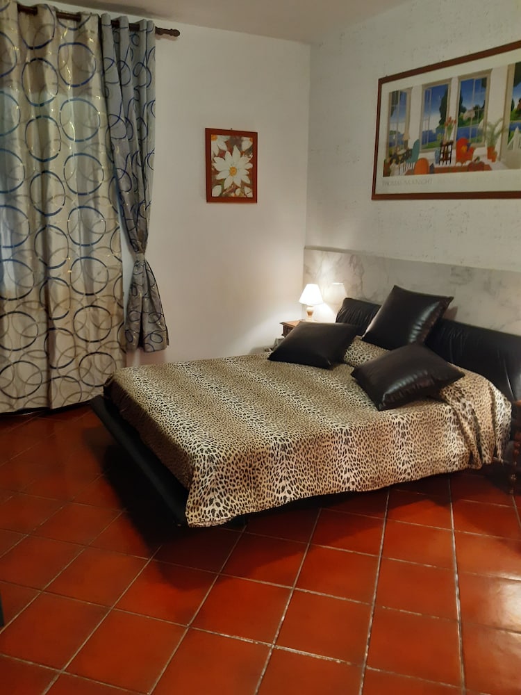 Double Room, 1 Queen Bed (Aurora) photo 2