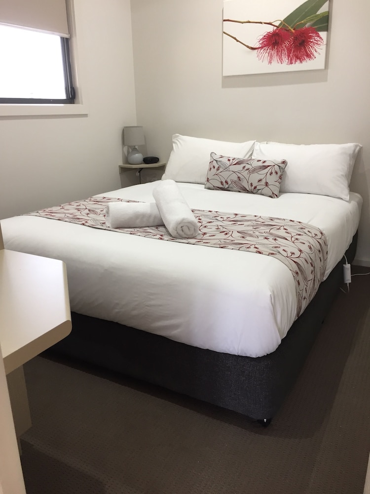 2 Bedroom Deluxe Cabin - Not Pet Friendly photo 3