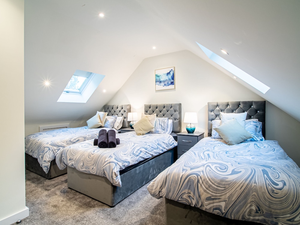 Bv Luxe 3 Slaapkamer Stadswoning in Bed Cliff Oaks, Foto 14