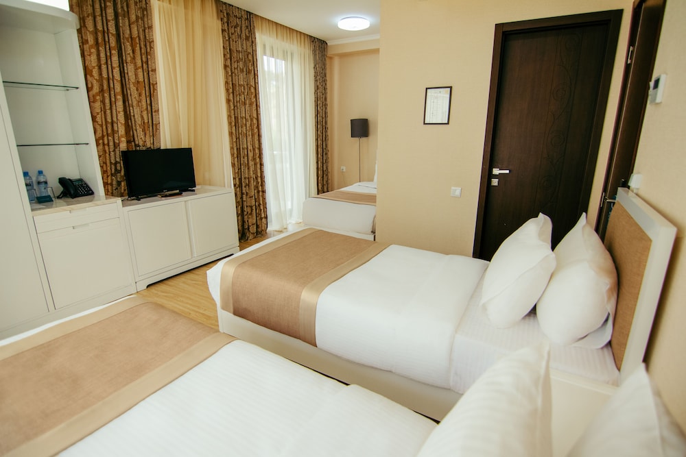 Standard Triple Room photo 3