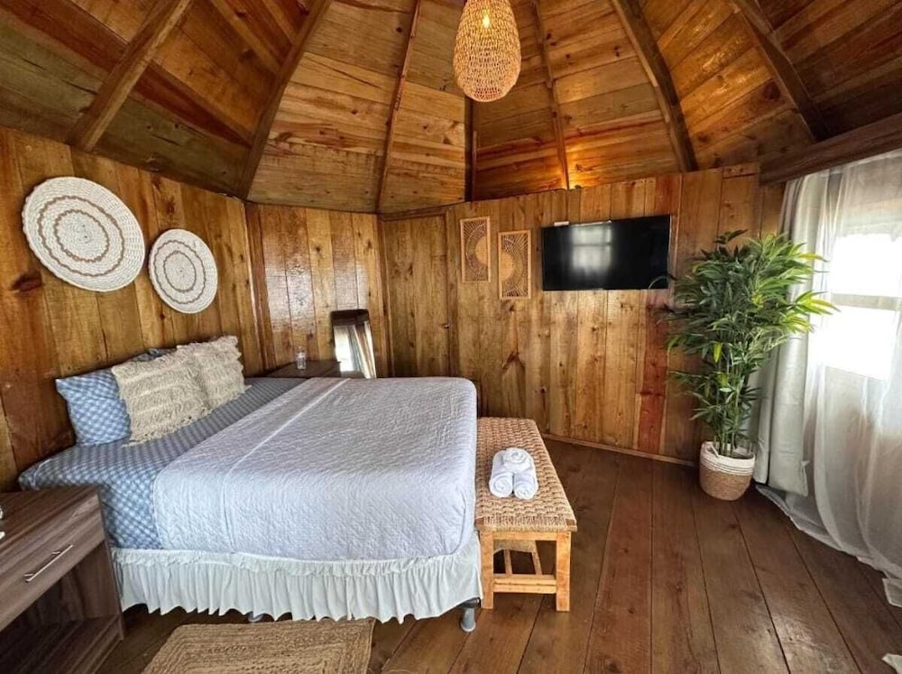 Bungalow, Balcony