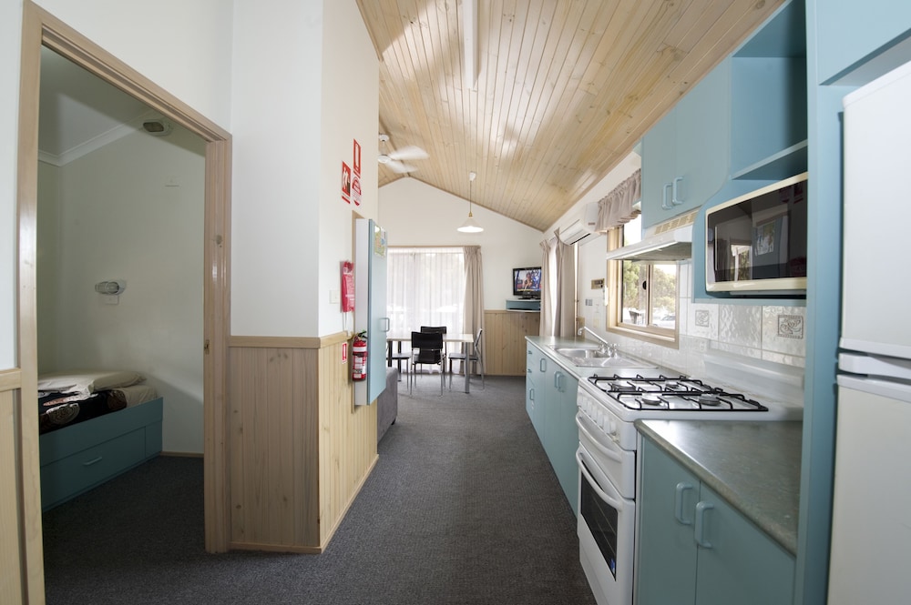 Executive Cabin (Maximum 6) photo 3