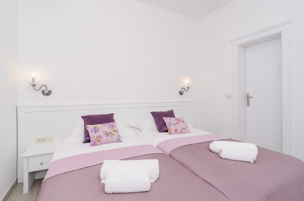 Comfort Room, 1 Bedroom, City View photo 2