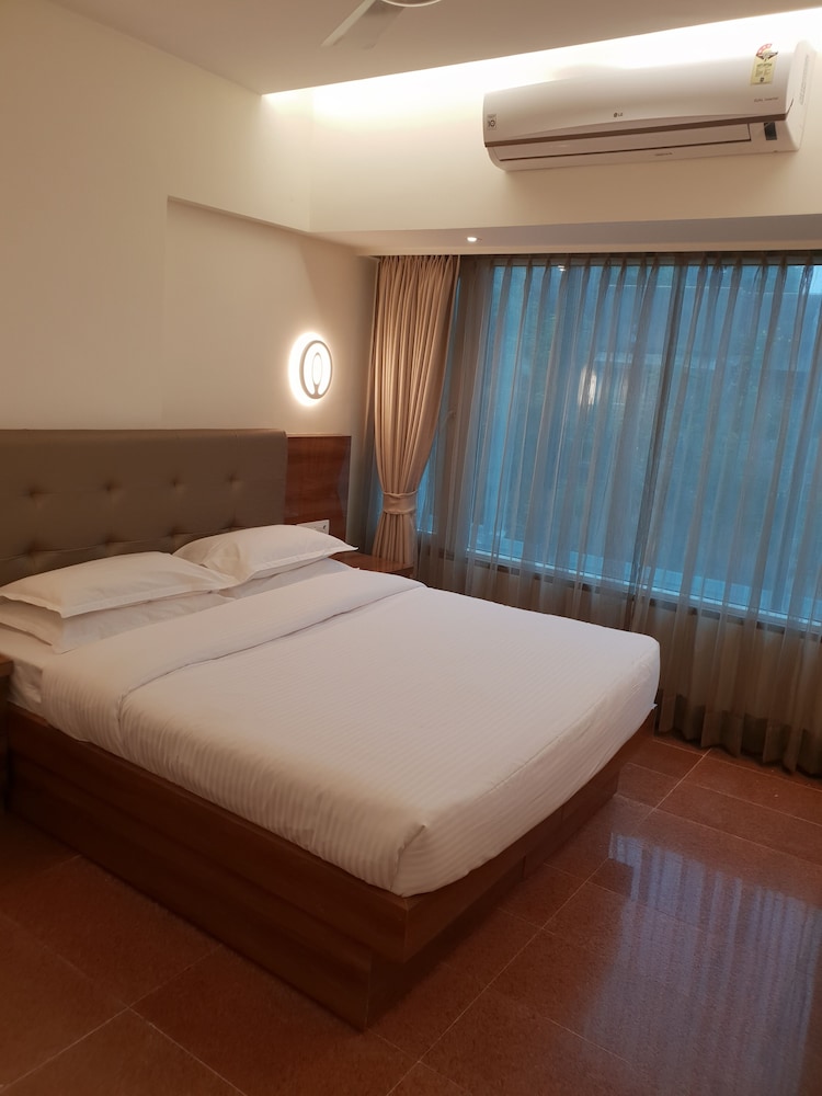 Deluxe Room - Photo 4