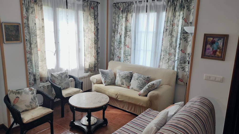 Apartamento en Chalet con jardín privado para 8 personas photo 3