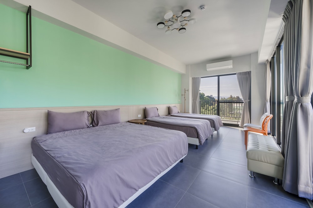 Quadruple Room with Balcony photo 1