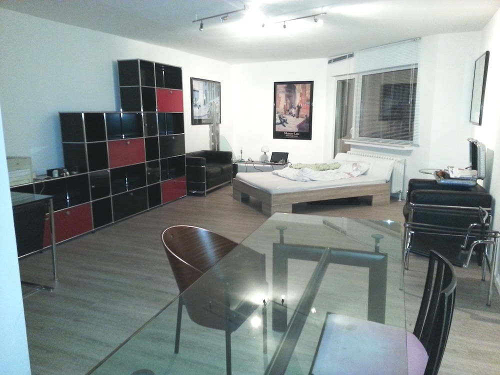 Studio, 1 Bedroom, Park View photo 3