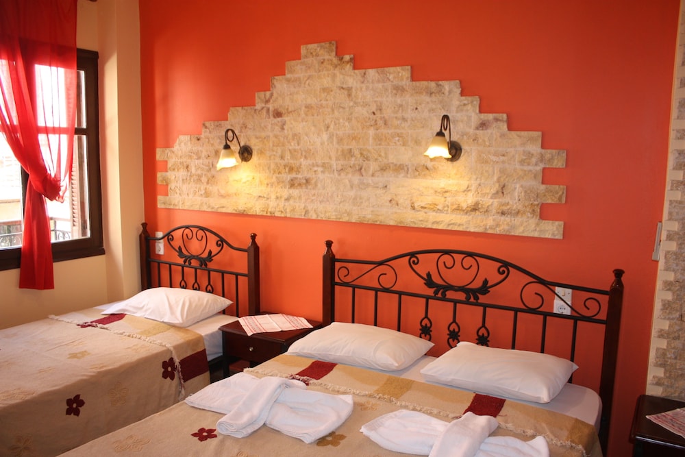 Double or Twin Room photo 2