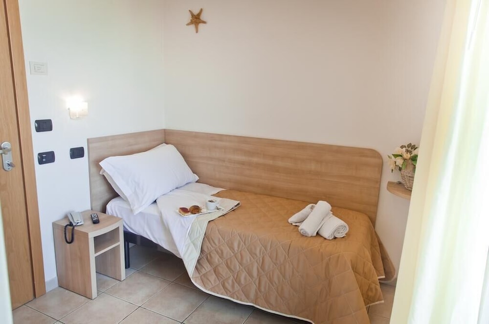 Standard Single Room, 1 Twin Bed, Non Smoking, Sea View