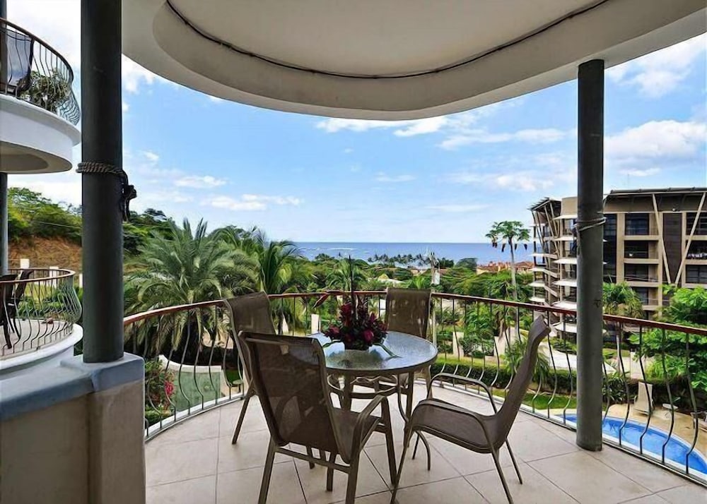 Condo, Multiple Beds (Monte Perla #2)