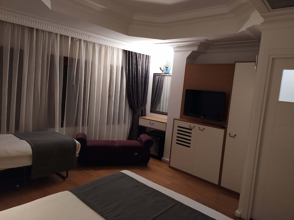 Superior Triple Room, Multiple Beds photo 2