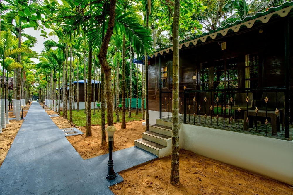 5 Bedroom Private Pool Beach Stay