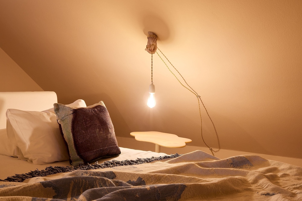 Double Room (Art) - Photo 2